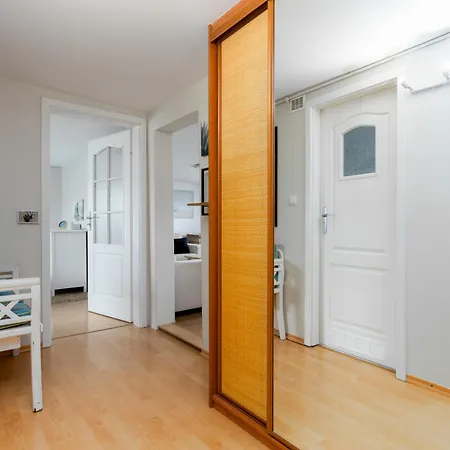 Centrum Homely Apartment *